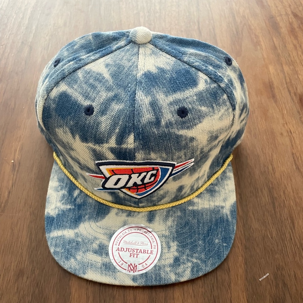 OKC Thunder flat brim SnapBack hat BNWT
